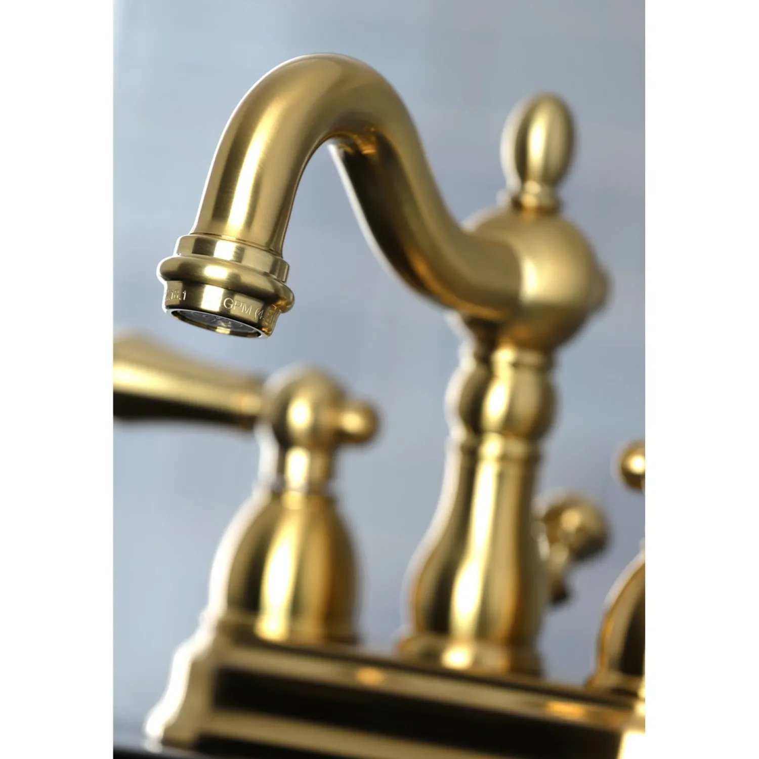 Outlet Heritage 4-Inch Centerset 3-Hole Bathroom Faucet 4" Center Set