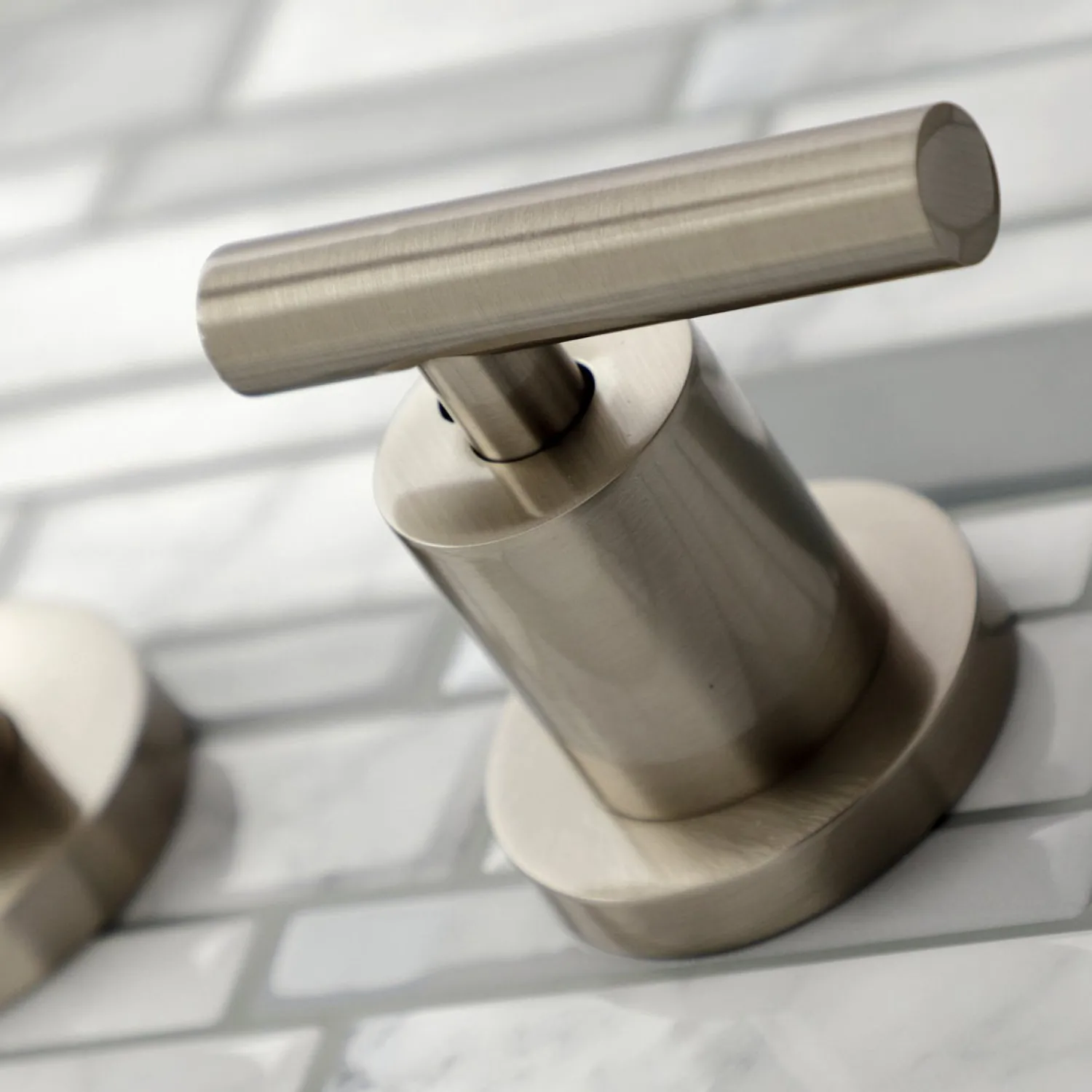 Discount Manhattan 2-Handle Wall Mount Roman Tub Faucet Tub Faucets