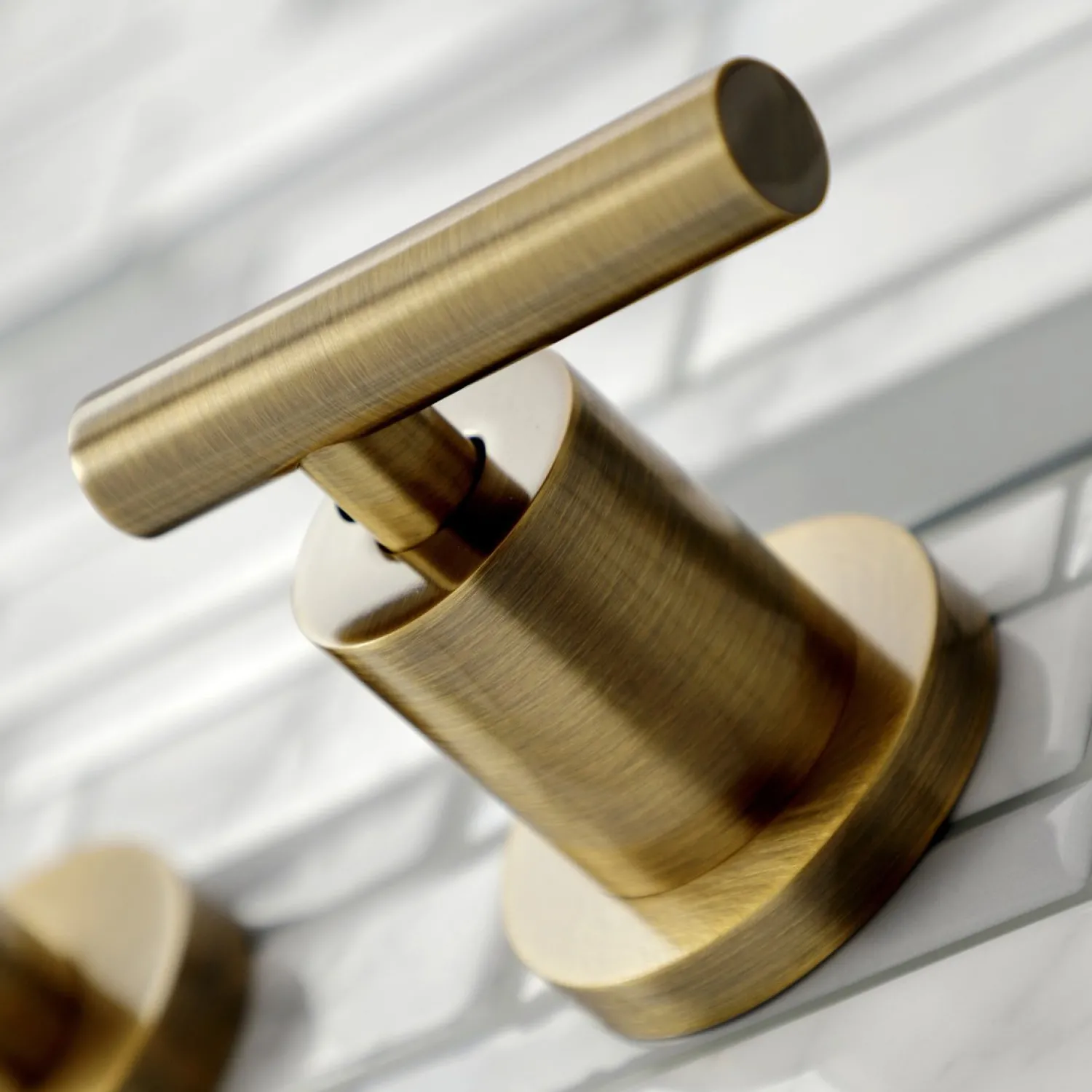 Discount Manhattan 2-Handle Wall Mount Roman Tub Faucet Tub Faucets