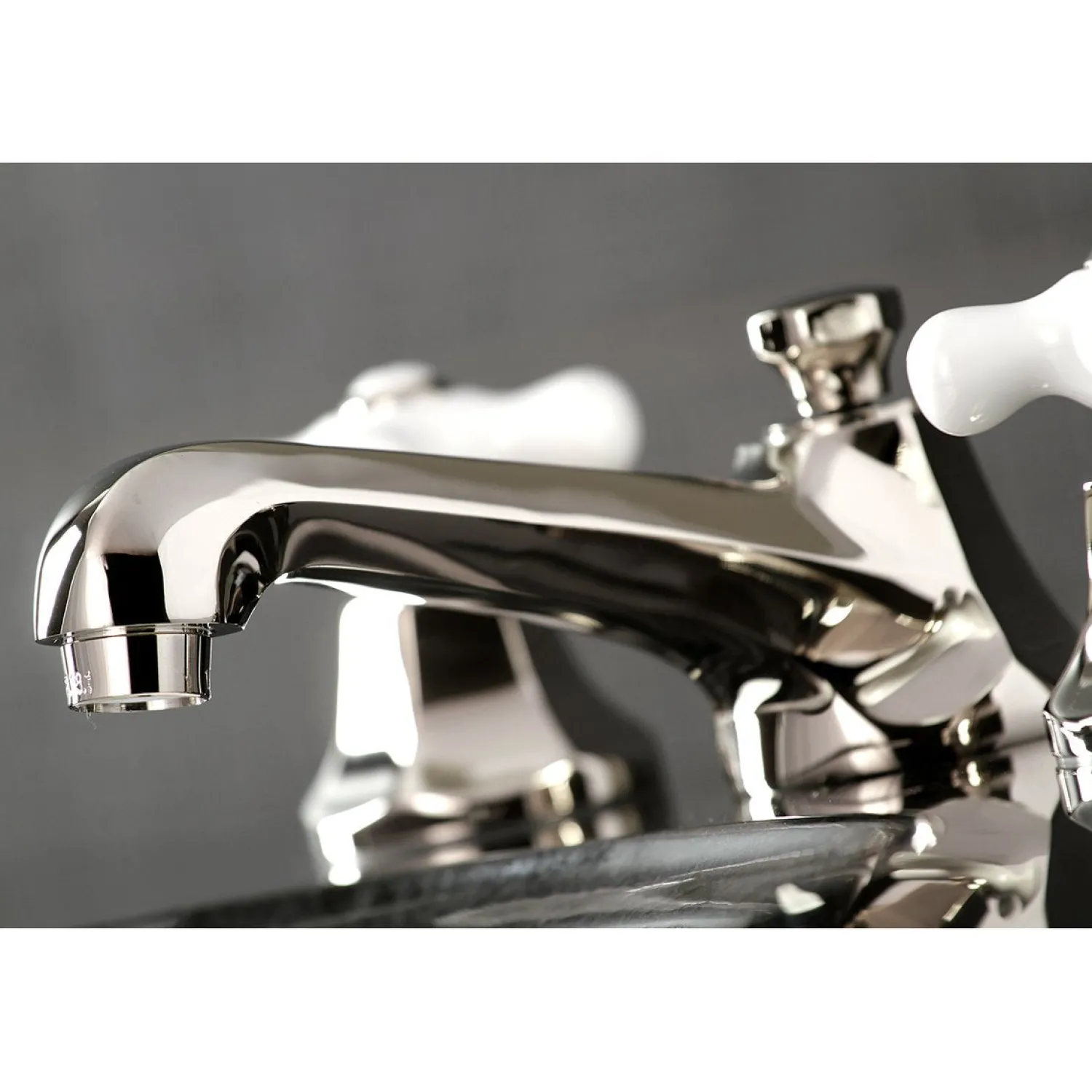 New Metropolitan 3-Hole 8-Inch Widespread Bathroom Faucet 8" Widespread
