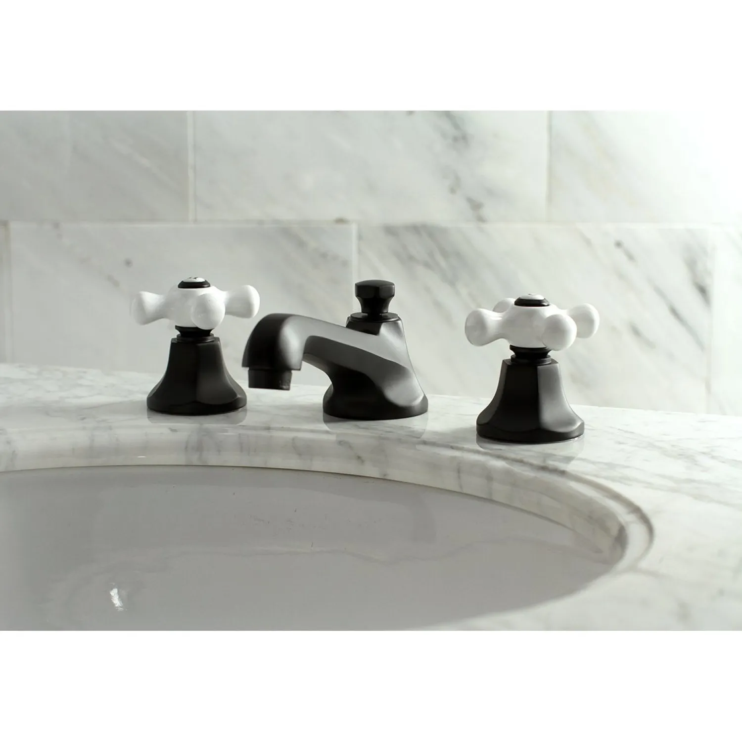 New Metropolitan 3-Hole 8-Inch Widespread Bathroom Faucet 8" Widespread