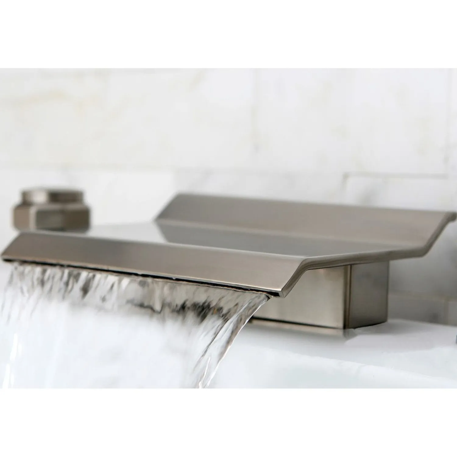 Clearance Milano Roman Tub Filler Tub Faucets