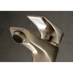 Outlet Millennium Single-Handle Bathroom Faucet Single Hole