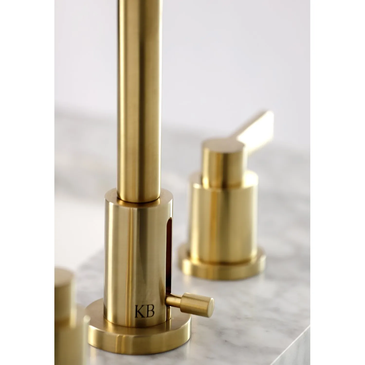 Outlet NuvoFusion Widespread Bathroom Faucet with Brass Pop-Up 8" Widespread