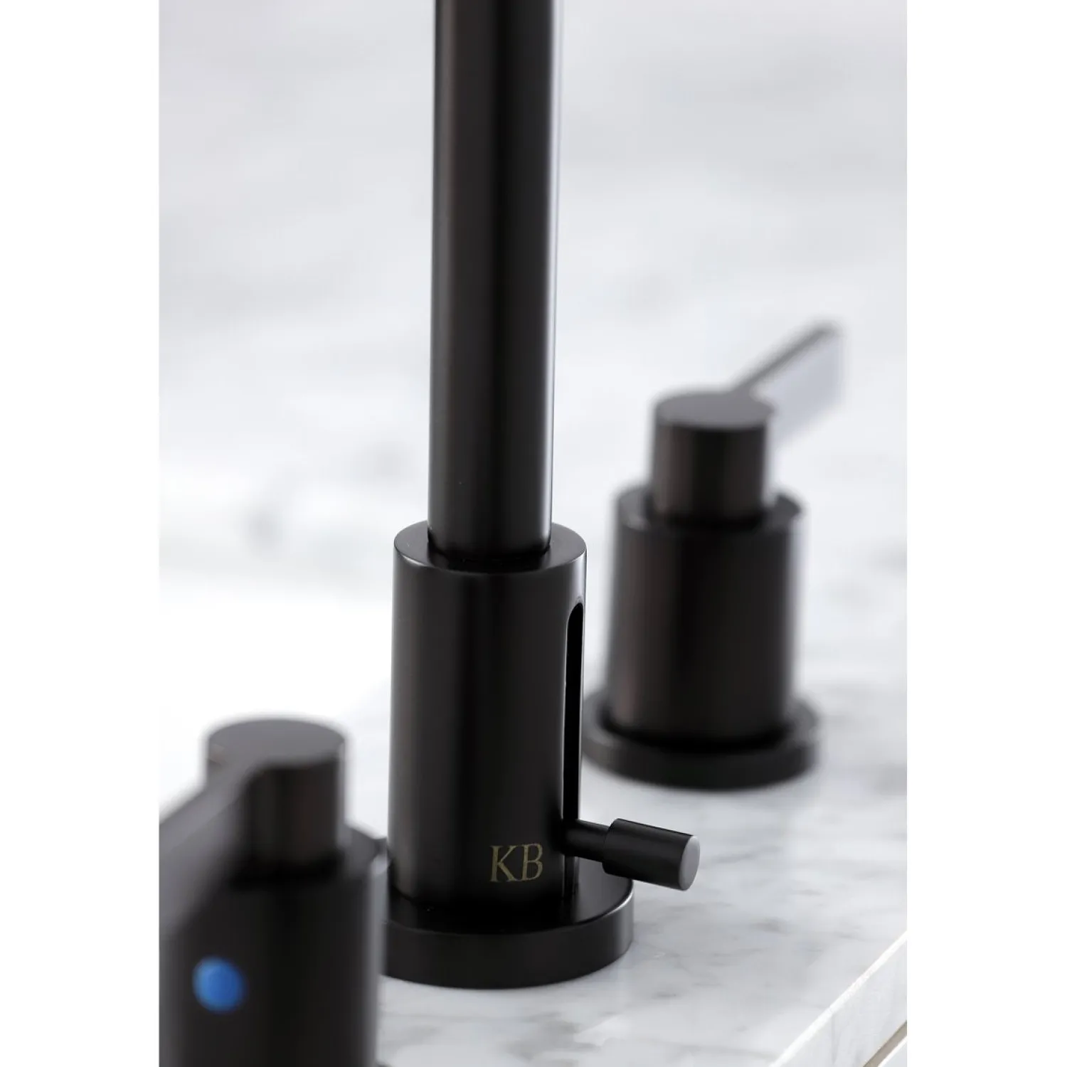 Outlet NuvoFusion Widespread Bathroom Faucet with Brass Pop-Up 8" Widespread