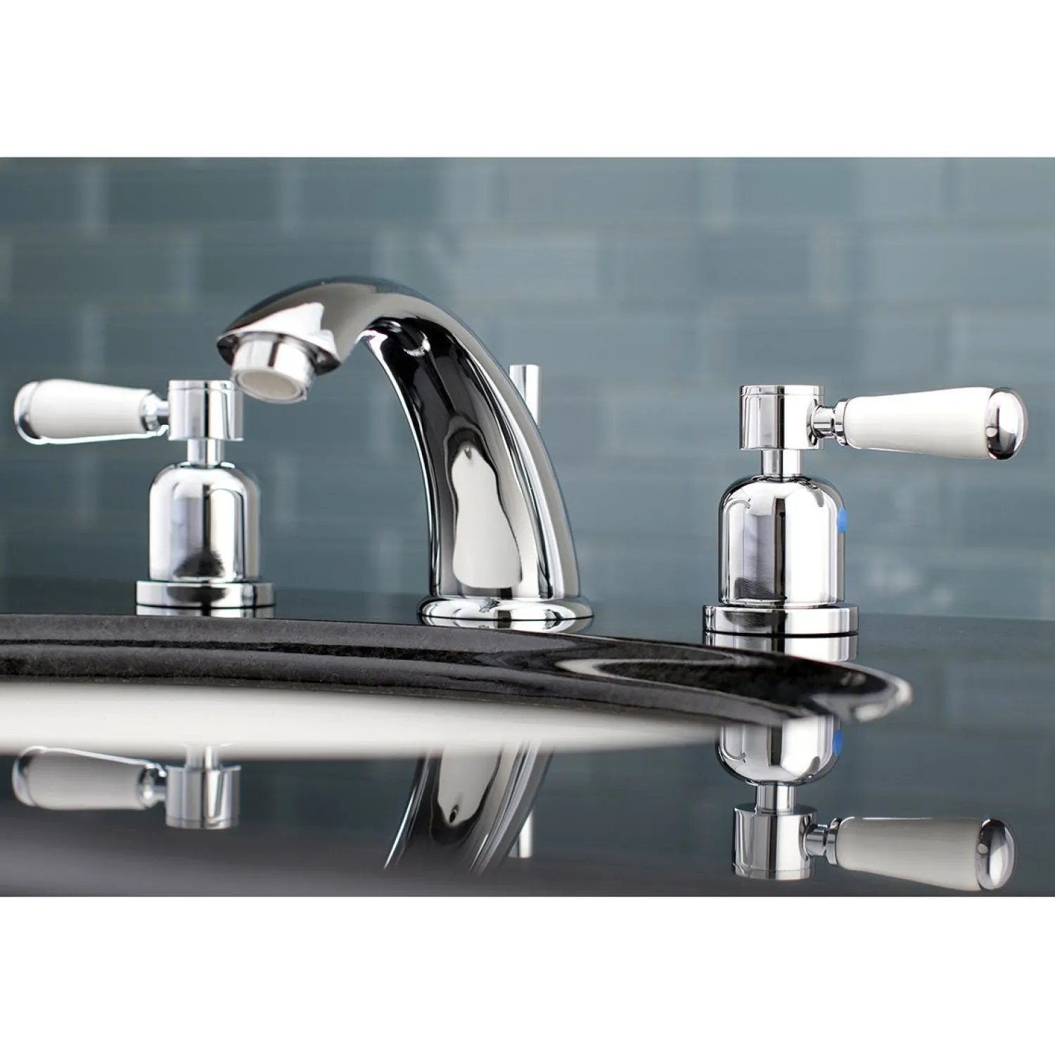 Outlet Paris 8" Widespread Bathroom Faucet 8" Widespread