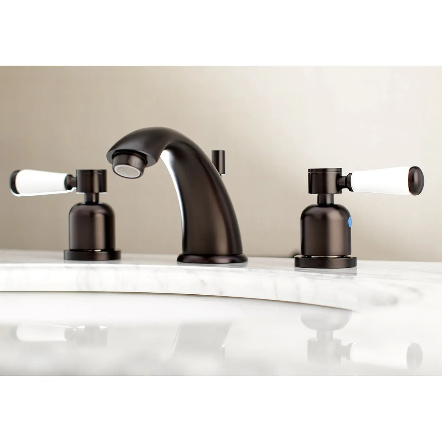 Outlet Paris 8" Widespread Bathroom Faucet 8" Widespread