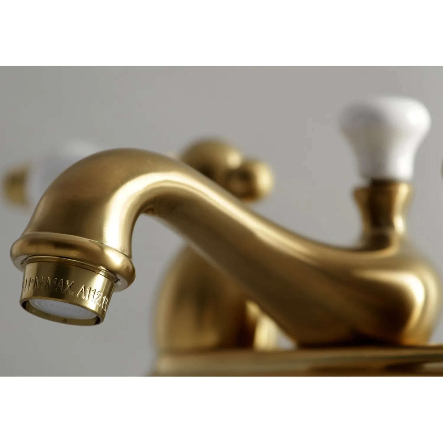 Discount Restoration Lever-Handle 4-Inch Centerset Bathroom Faucet 4" Center Set