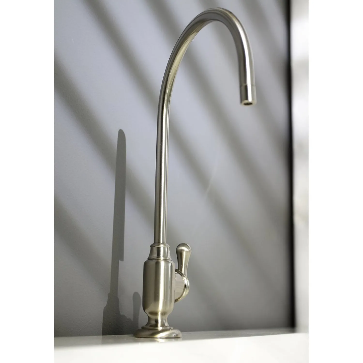 New Royale Single-Handle Water Filtration Faucet Single Hole