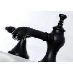 Outlet Tudor 8-Inch Widespread Bathroom Faucet 8