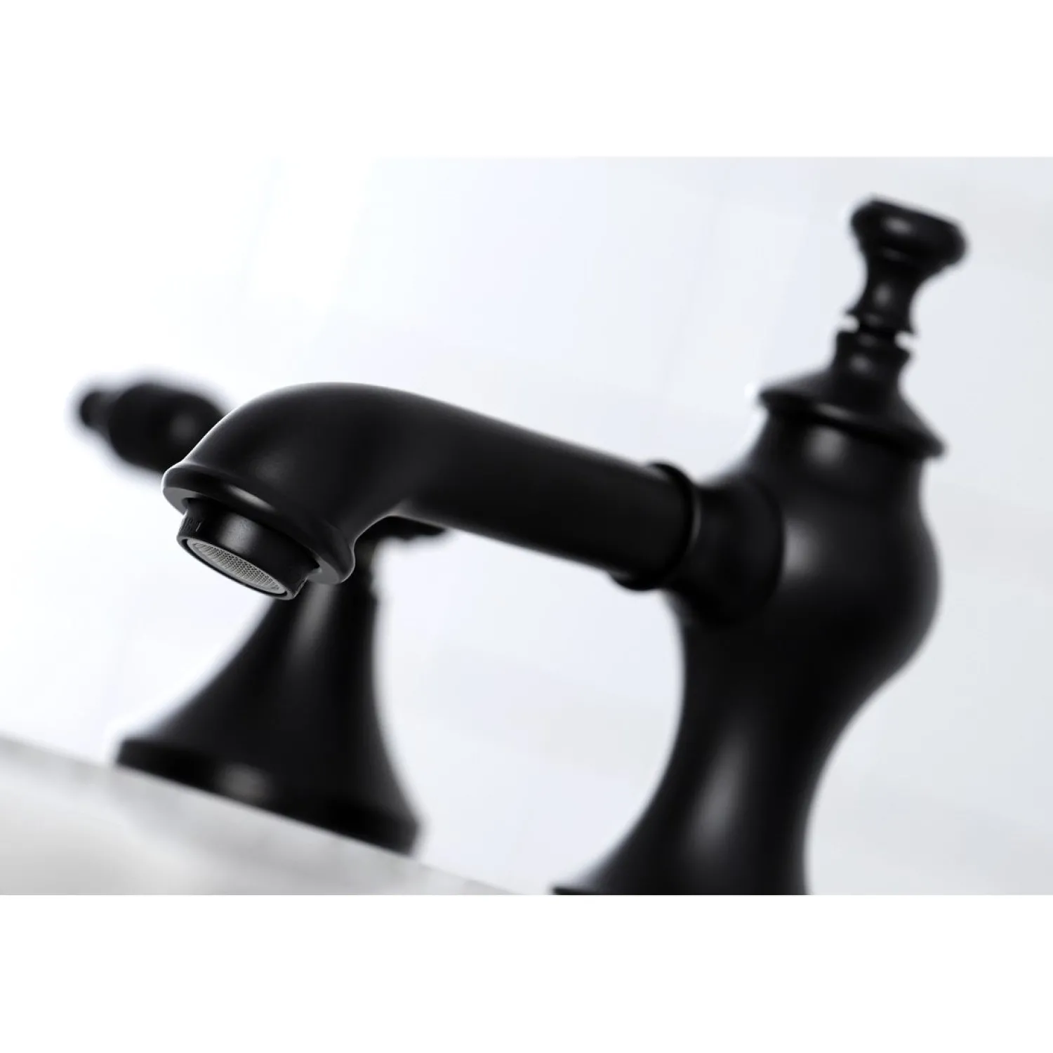 Outlet Tudor 8-Inch Widespread Bathroom Faucet 8" Widespread
