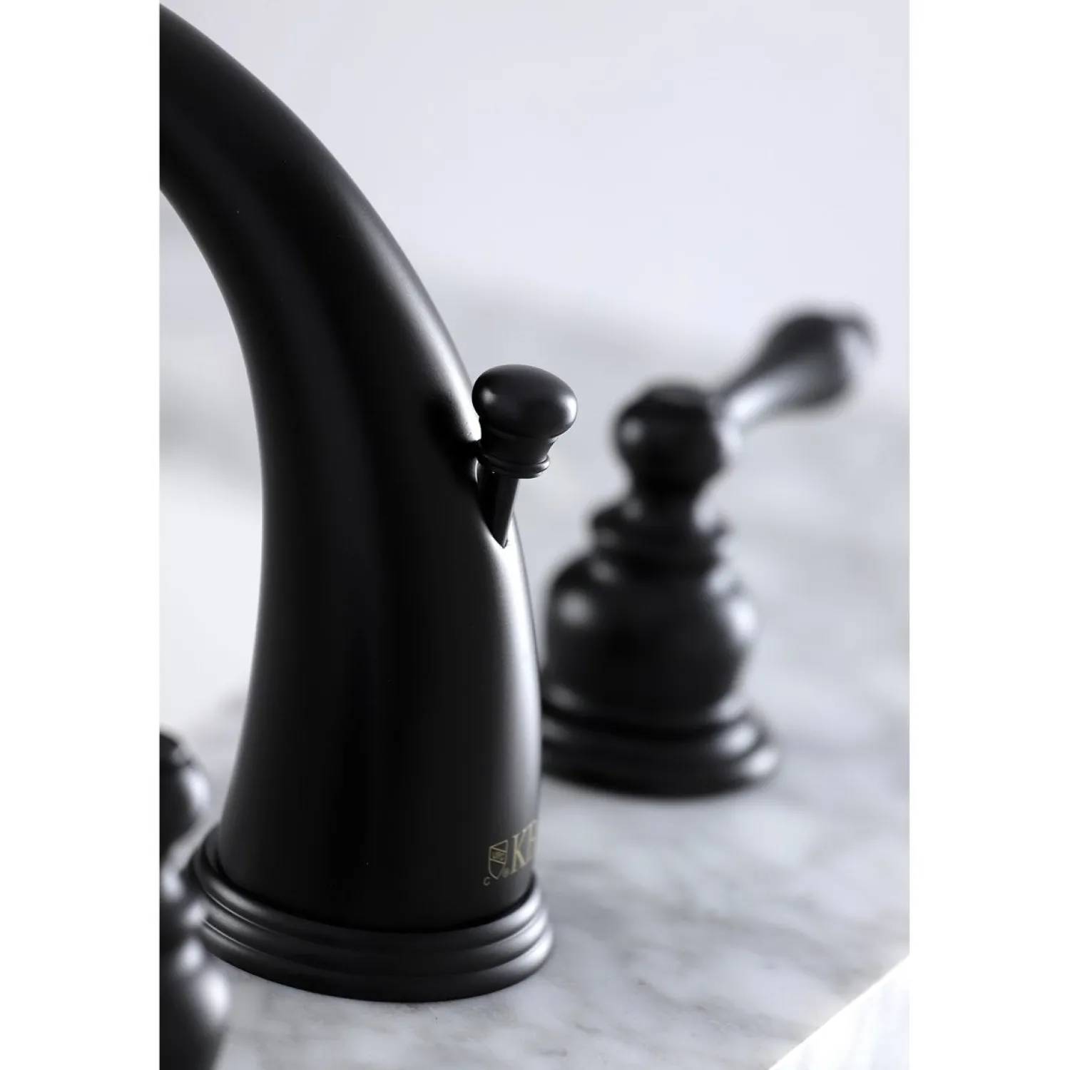 New Victorian 2-Handle 8-Inch Widespread Bathroom Faucet 8" Widespread