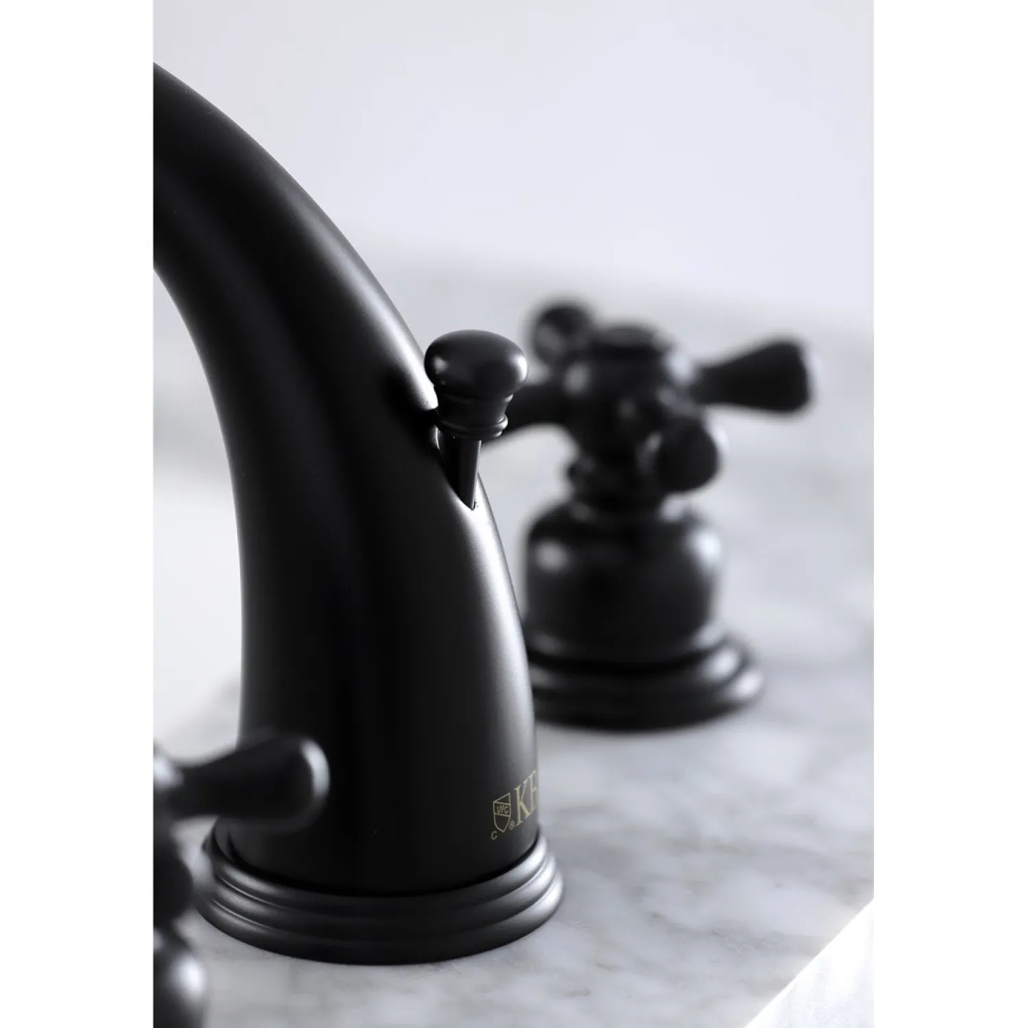 Hot Victorian 8-Inch Widespread 2-Handle Bathroom Faucet 8" Widespread