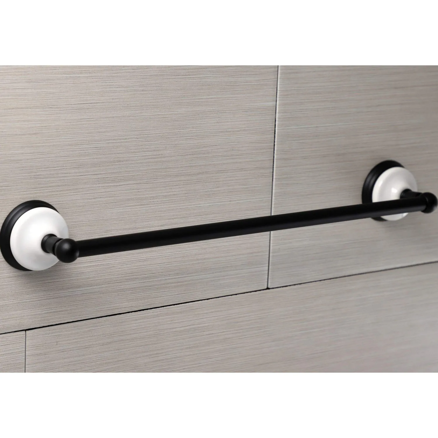 Victorian 18-Inch Towel Bar in Matte Black Towel Bars