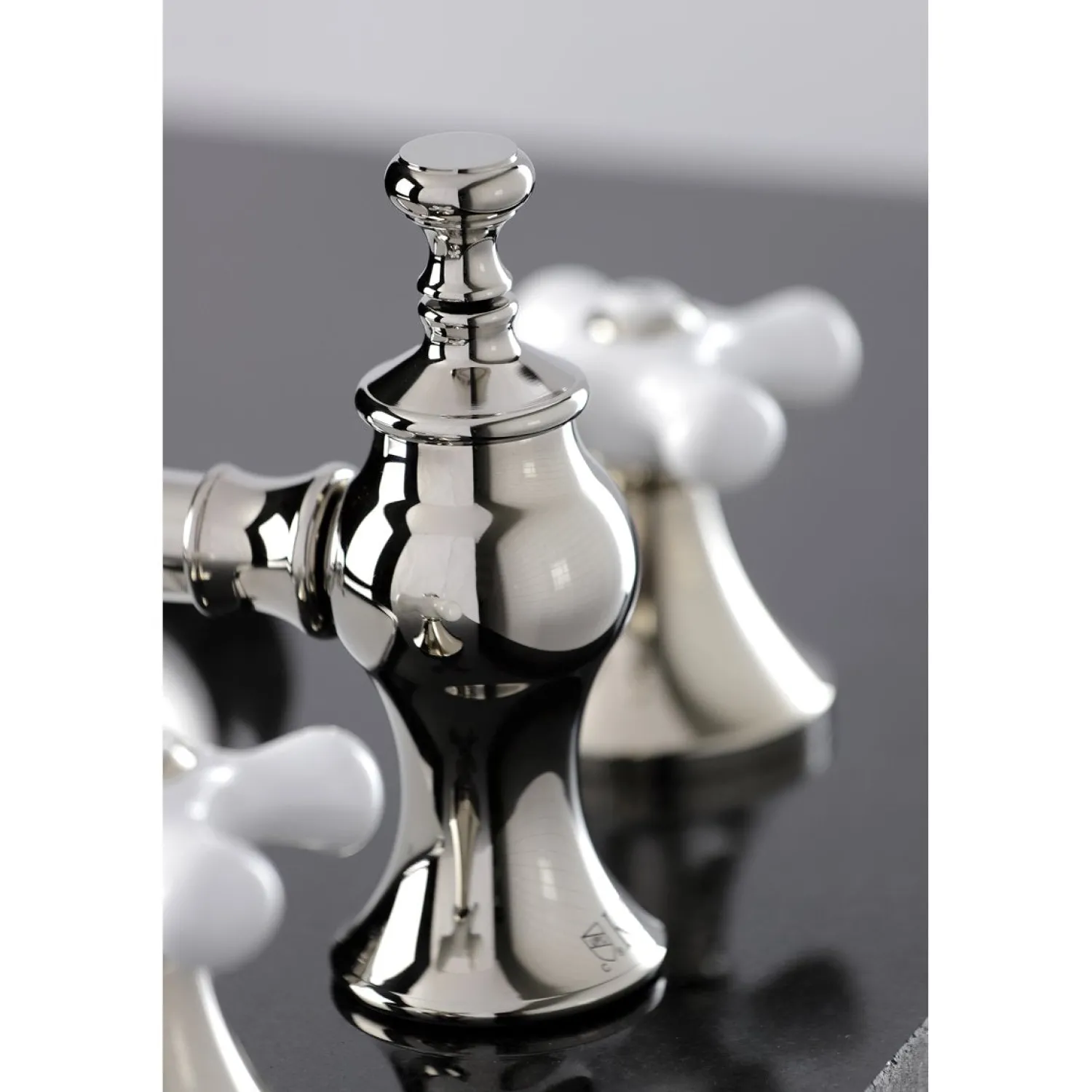 Outlet Vintage 3-Hole 8" Widespread Bathroom Faucet 8" Widespread