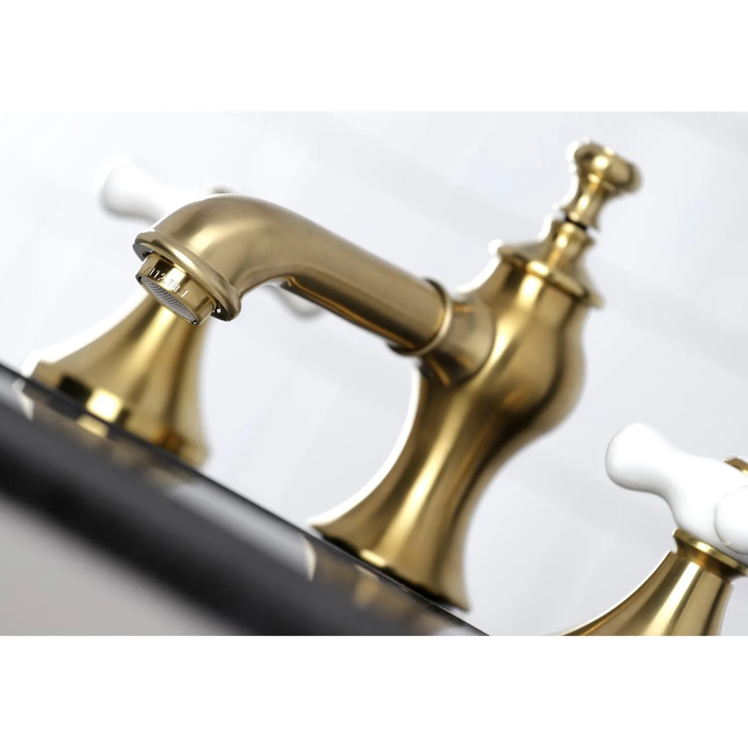 Outlet Vintage 3-Hole 8" Widespread Bathroom Faucet 8" Widespread