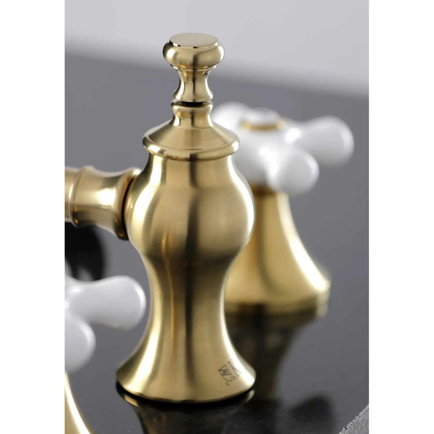 Outlet Vintage 3-Hole 8" Widespread Bathroom Faucet 8" Widespread