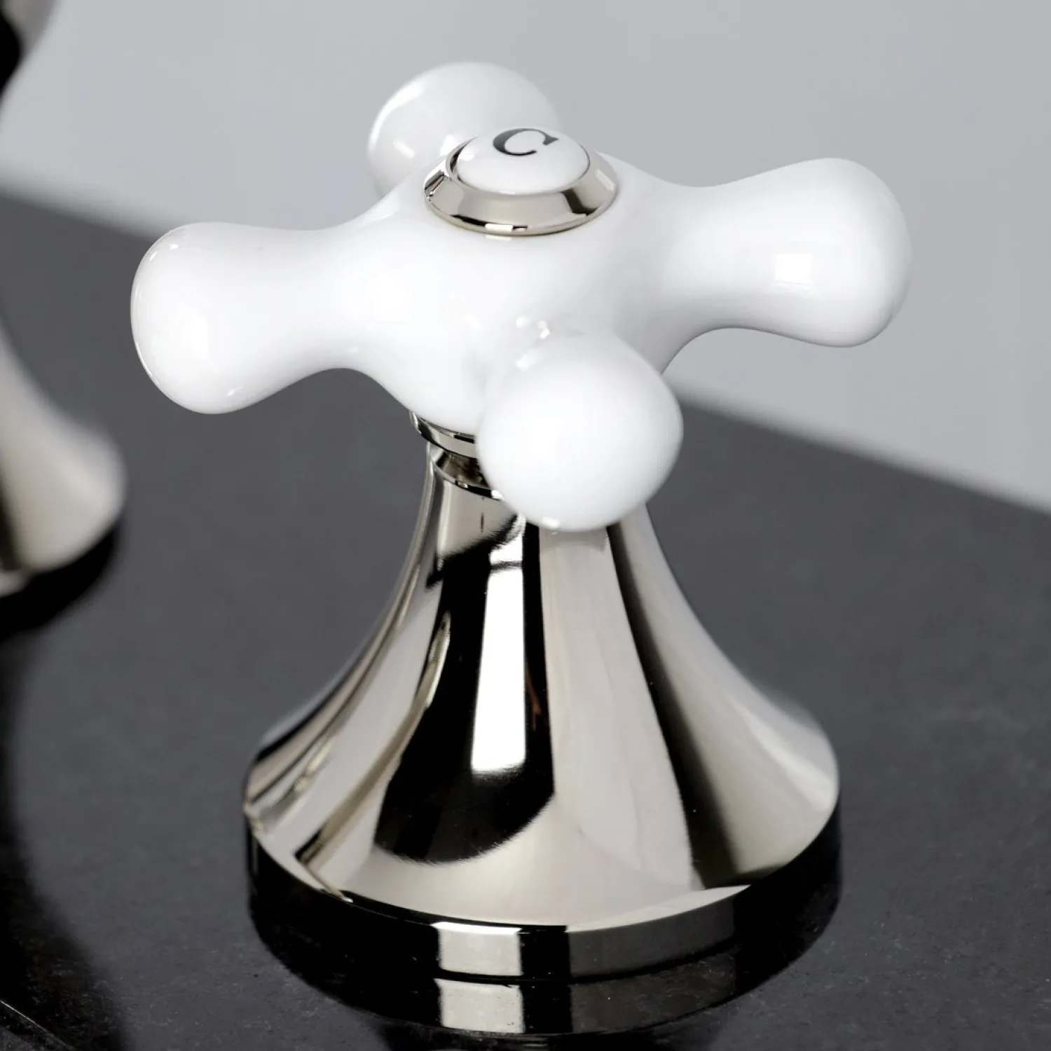 Outlet Vintage 3-Hole 8" Widespread Bathroom Faucet 8" Widespread