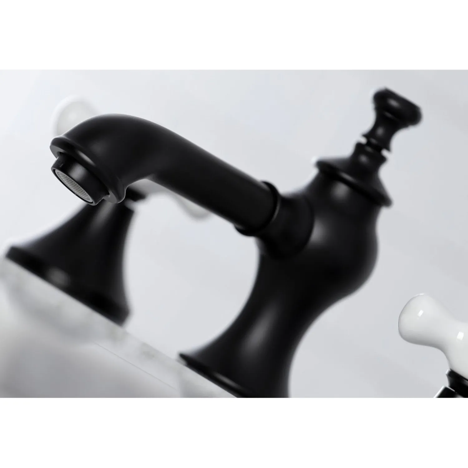 Outlet Vintage 3-Hole 8" Widespread Bathroom Faucet 8" Widespread