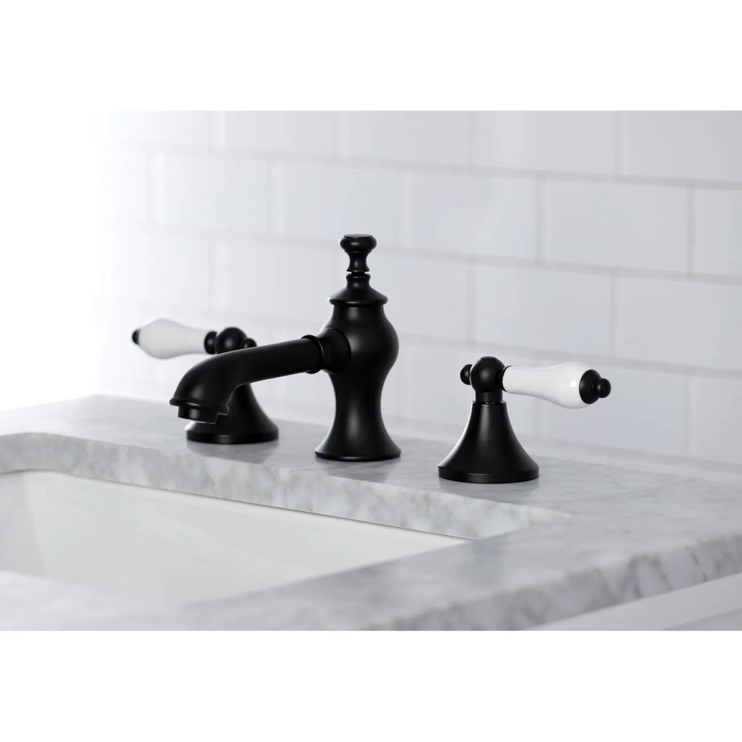 Outlet Vintage 8-Inch Widespread Three-Hole Bathroom Faucet 8" Widespread