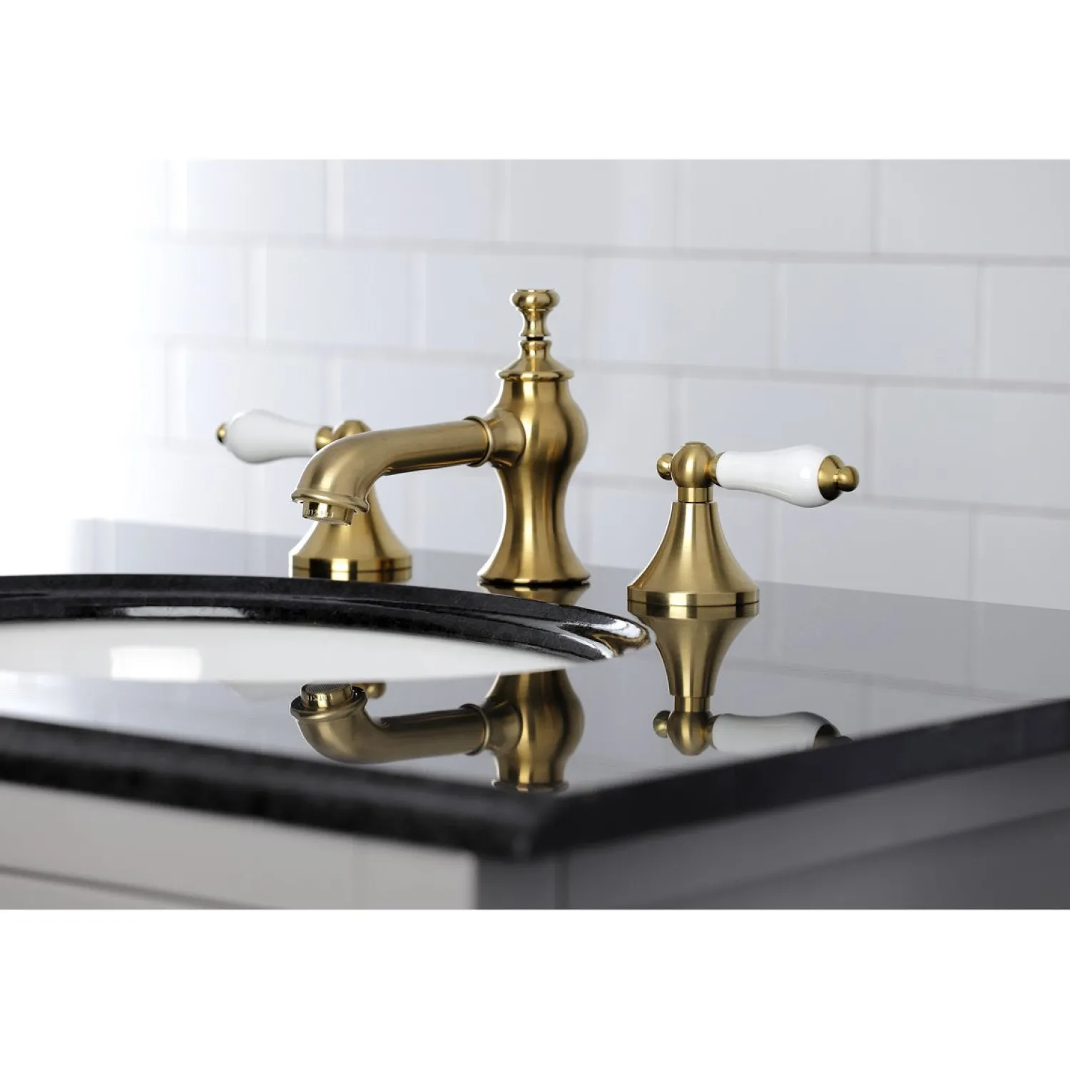 Outlet Vintage 8-Inch Widespread Three-Hole Bathroom Faucet 8" Widespread