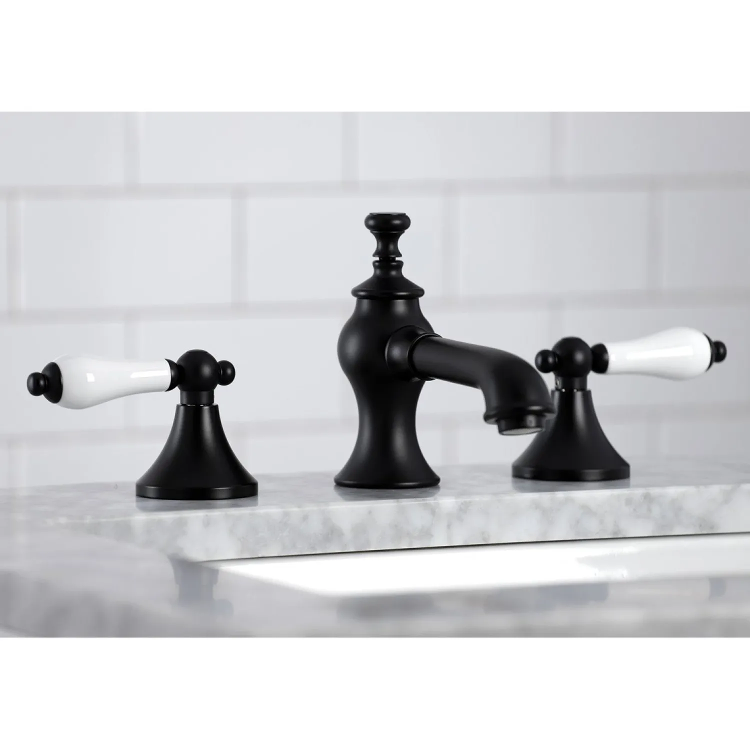 Outlet Vintage 8-Inch Widespread Three-Hole Bathroom Faucet 8" Widespread
