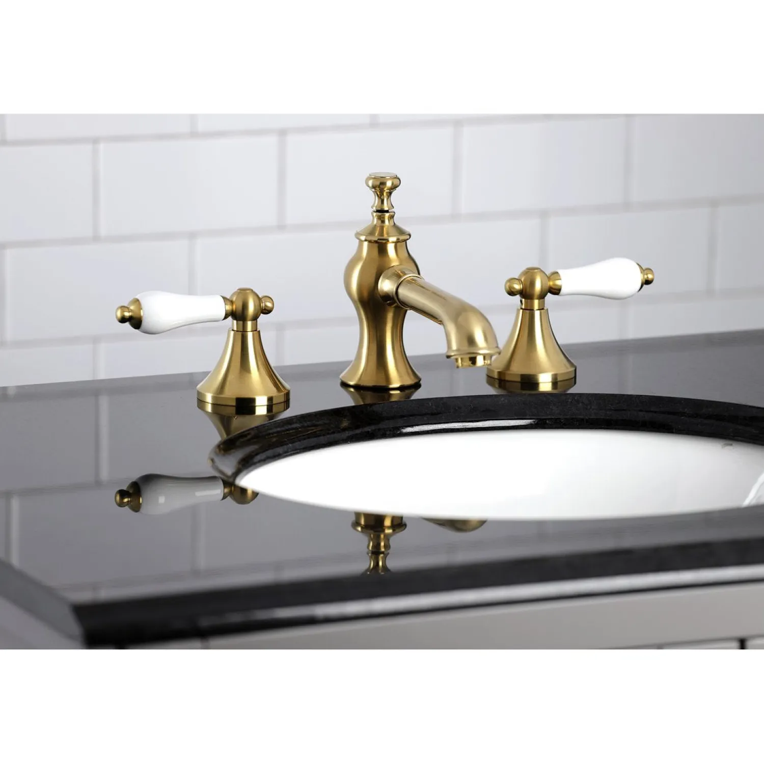 Outlet Vintage 8-Inch Widespread Three-Hole Bathroom Faucet 8" Widespread