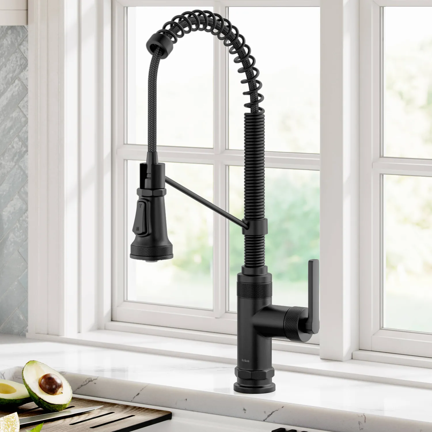 Outlet Allyn Single Handle Pull Down Kitchen Faucet in Matte Black Single Hole