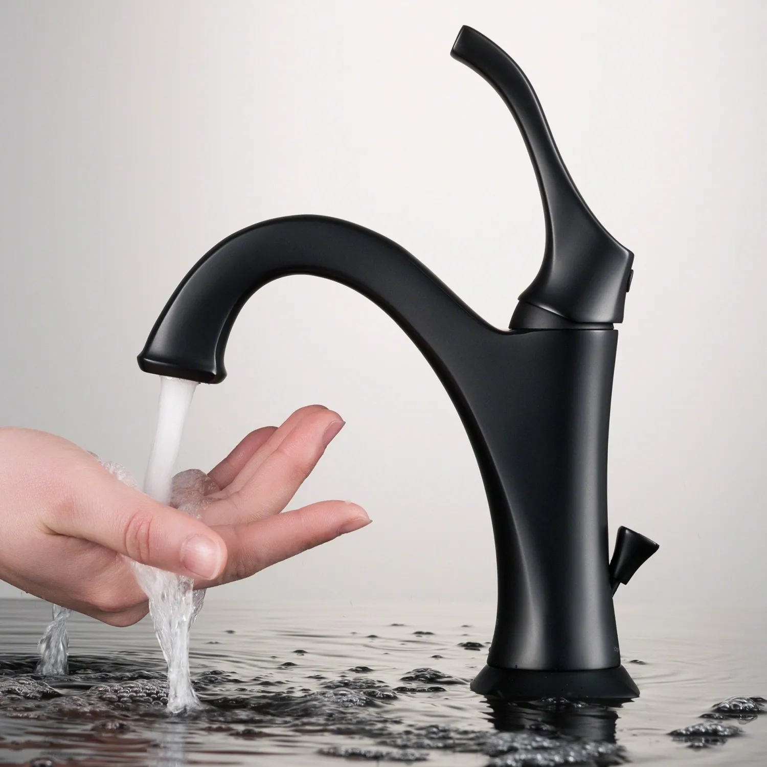 Best Arlo Single Handle Basin Bathroom Faucet in Matte Black Single Hole