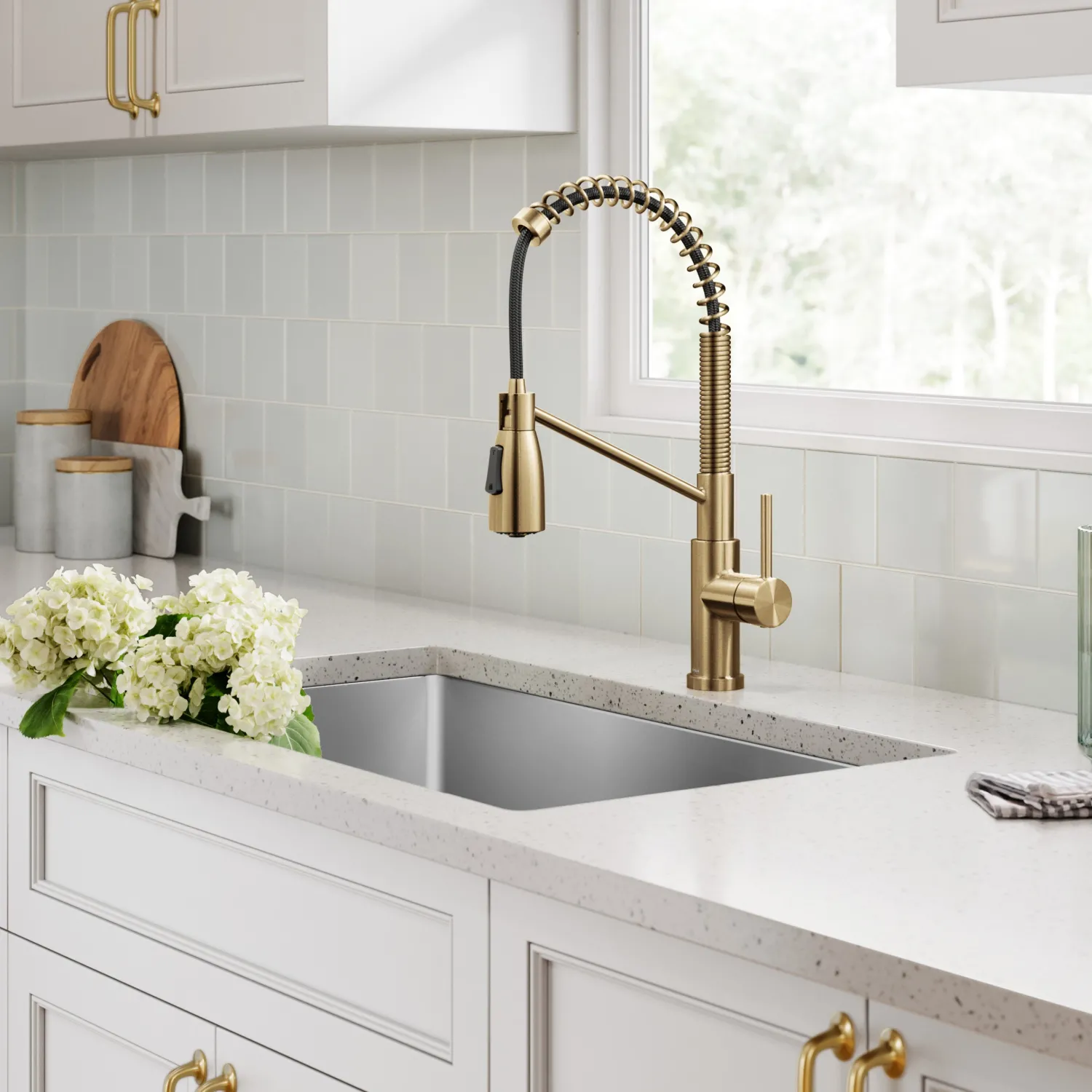 Best Coda Commercial Style Single Handle Pull Down Kitchen Faucet in Brushed Brass Single Hole