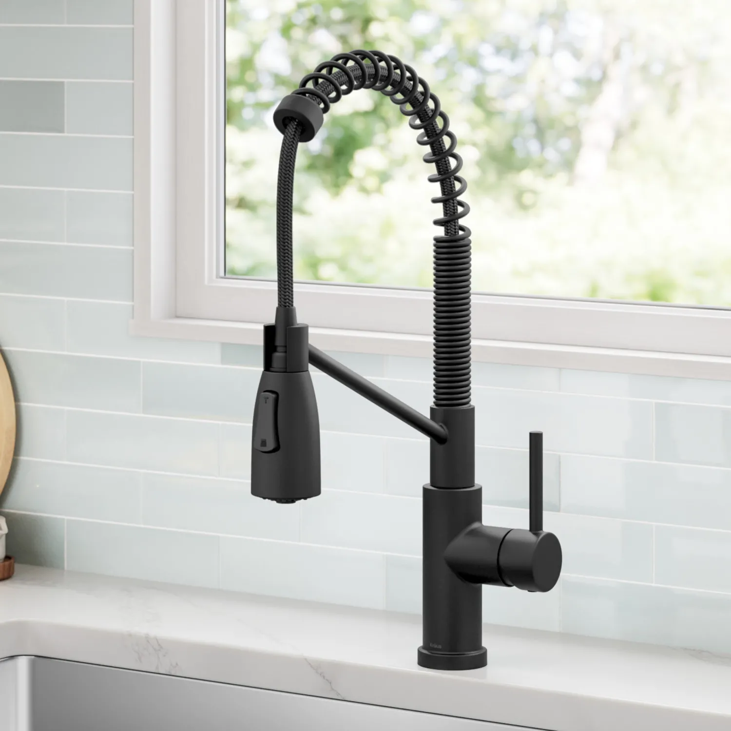 Outlet Coda Commercial Style Single Handle Pull Down Kitchen Faucet in Matte Black Single Hole