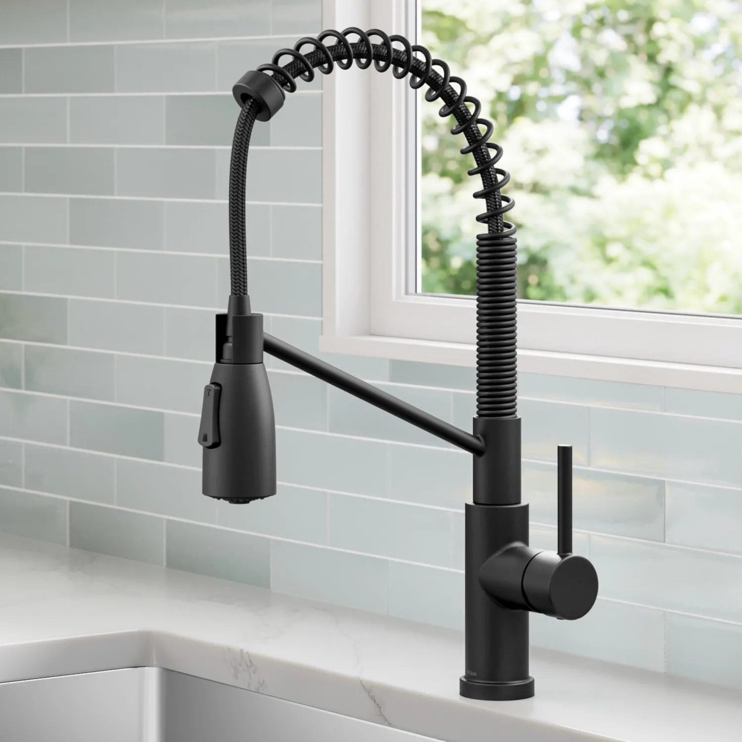 Outlet Coda Commercial Style Single Handle Pull Down Kitchen Faucet in Matte Black Single Hole