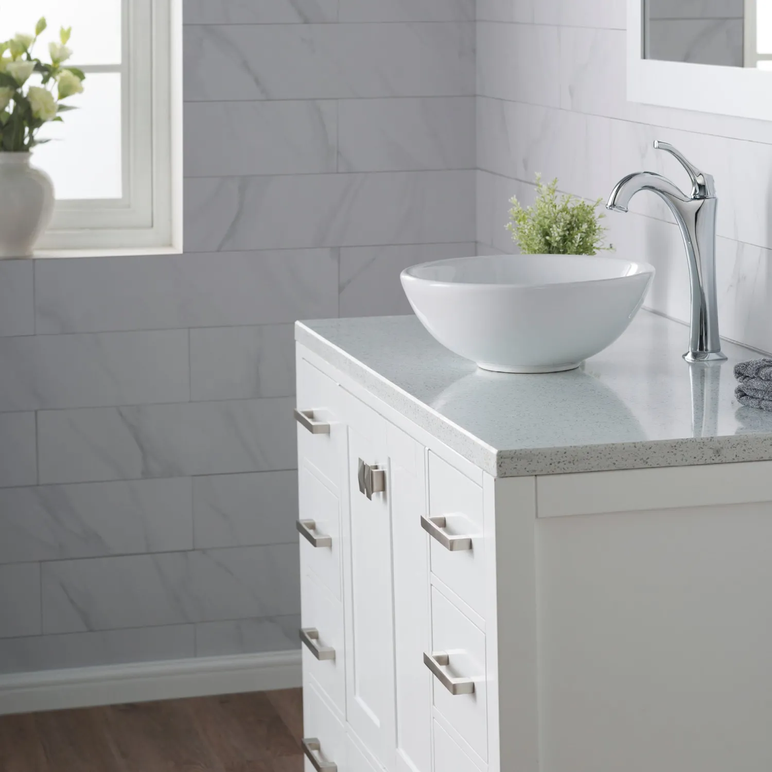 Hot Elavo Small Round Ceramic Vessel Bathroom Sink in White Above Counter / Vessel Sinks