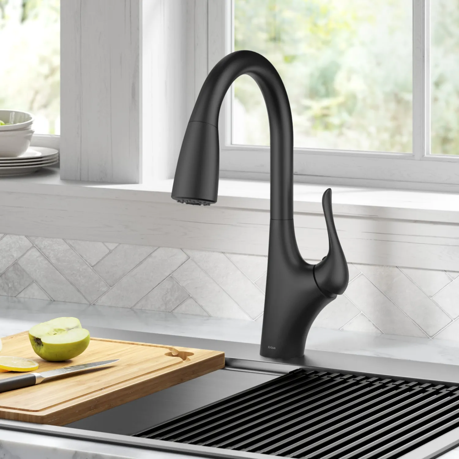 Clearance Merlin Single Handle Pull-Down Kitchen Faucet in Matte Black Single Hole