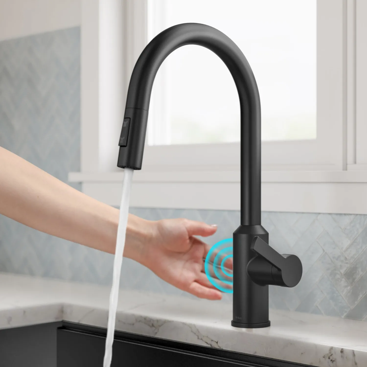Clearance Oletto Touchless Pull-Down Kitchen Faucet in Matte Black Touchless, Sensor And Tap Activated Kitchen Faucets|Single Hole