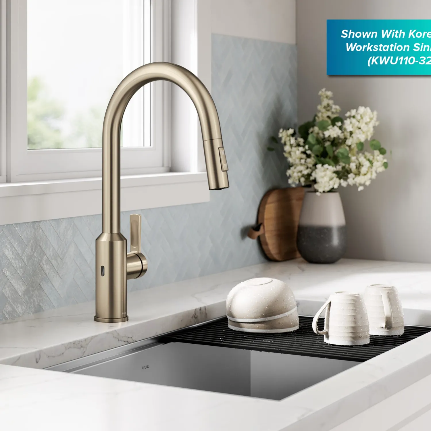 Oletto Touchless Pull-Down Kitchen Faucet in Spot-Free Antique Champagne Bronze Touchless, Sensor And Tap Activated Kitchen Faucets|Single Hole
