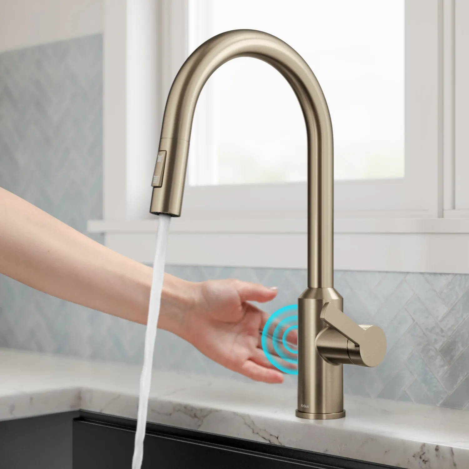 Oletto Touchless Pull-Down Kitchen Faucet in Spot-Free Antique Champagne Bronze Touchless, Sensor And Tap Activated Kitchen Faucets|Single Hole