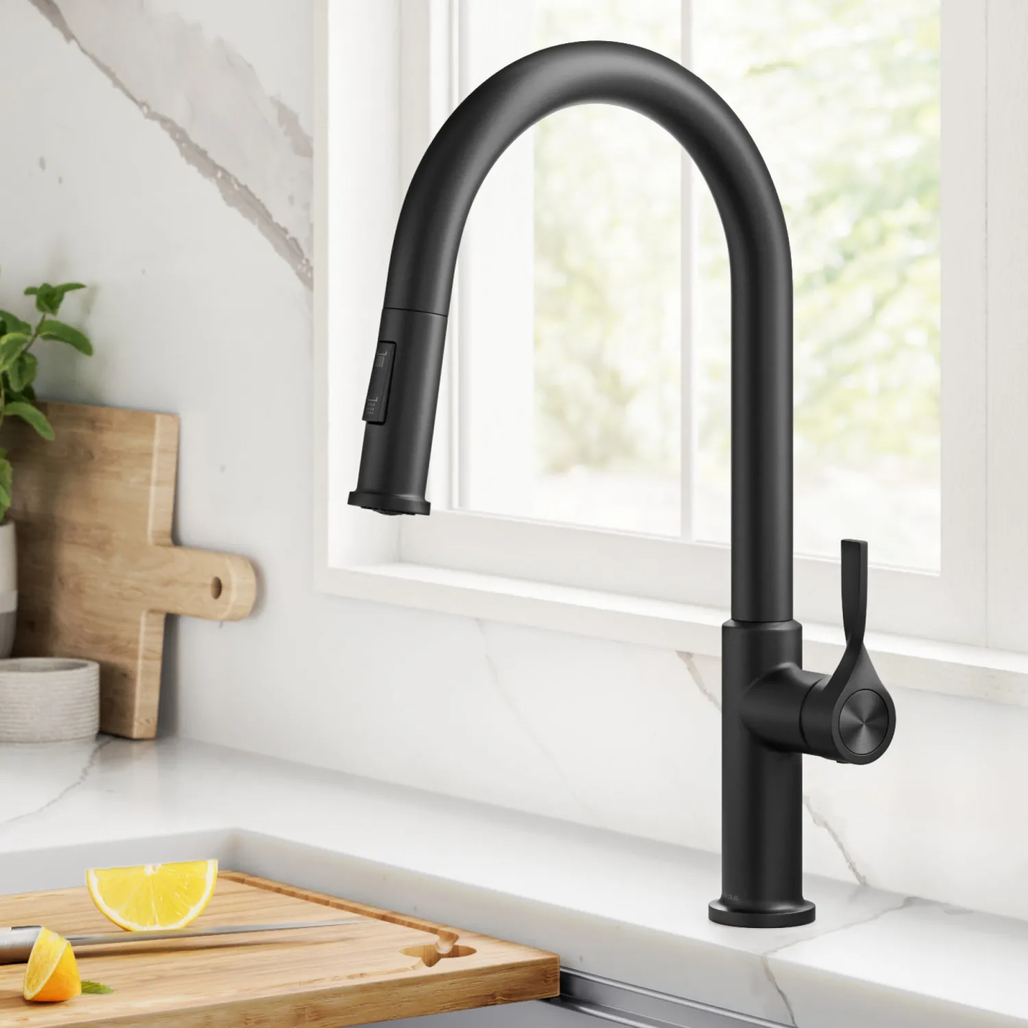 New Torak Single Handle Pull Down Kitchen Faucet in Matte Black Single Hole