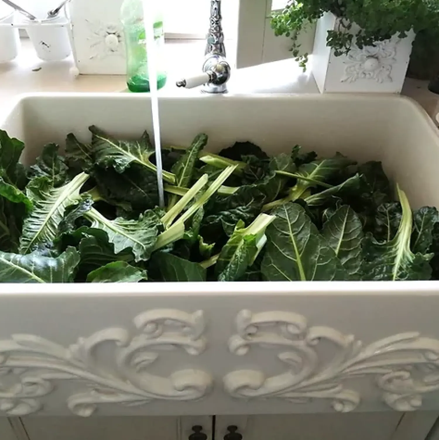 Outlet 33" Farmhouse Fireclay Sink with Filigree Apron Single Bowl Sinks|Apron Front / Farmhouse Sinks
