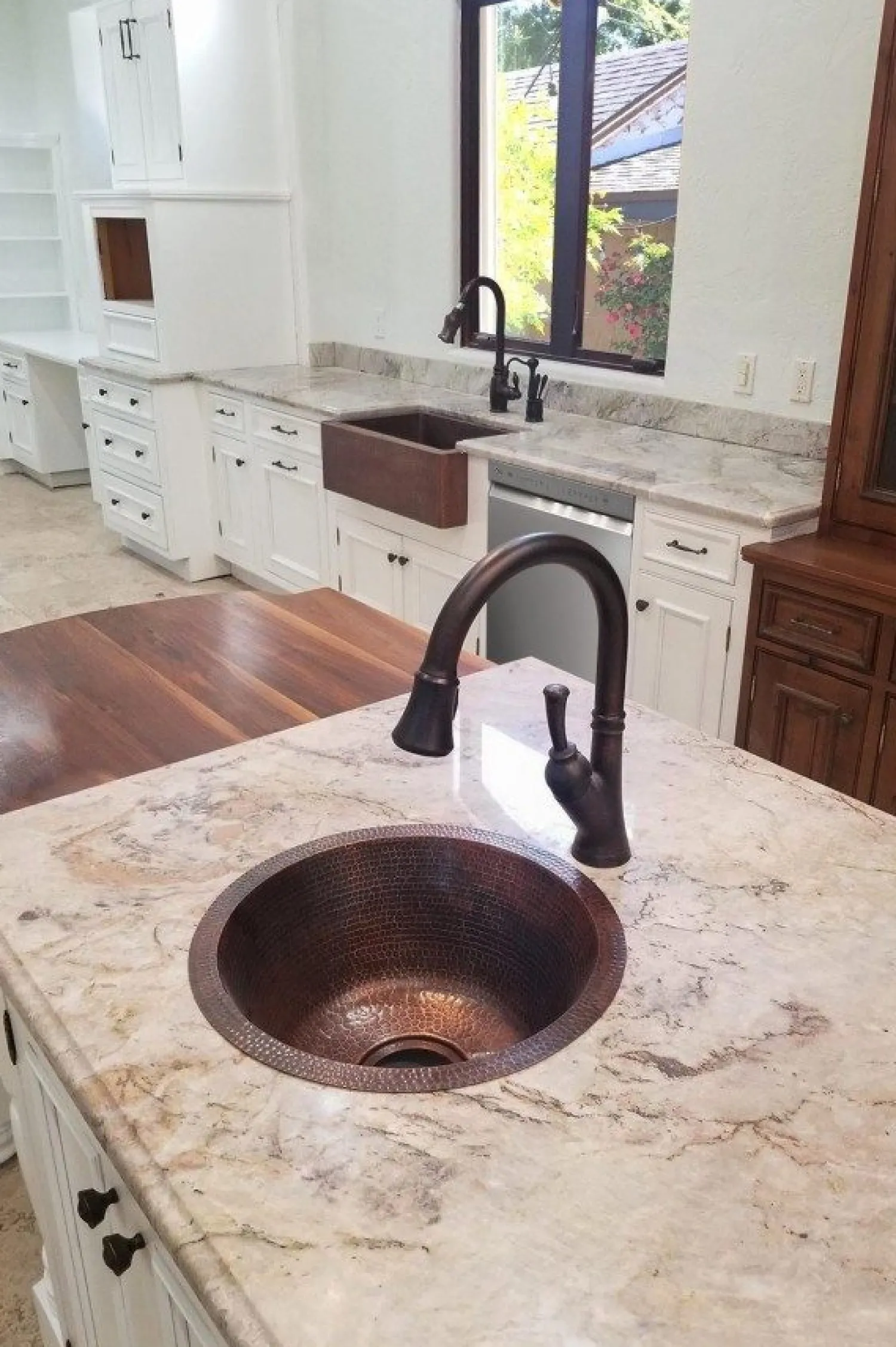 Clearance 16" Round Hammered Copper Prep Sink with 3.5" Drain Size Bar / Prep Sinks