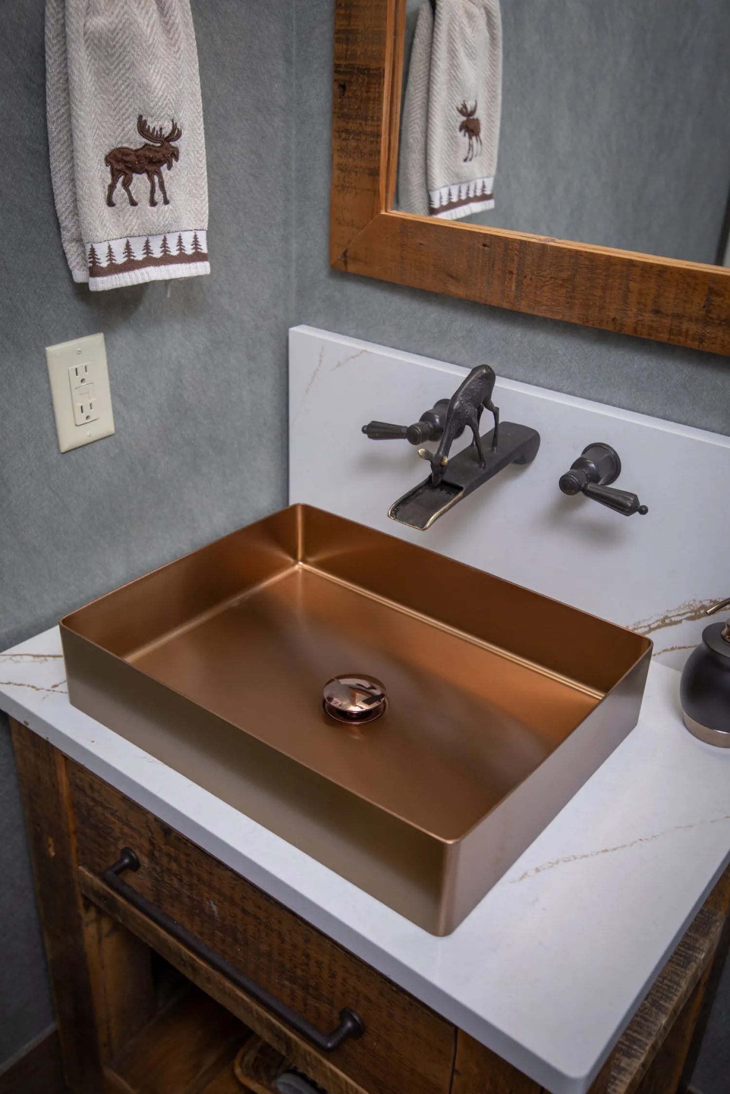 Outlet Rectangular 19" x 14 1/2" Stainless Steel Bathroom Vessel Sink with Drain in Rose Gold Stainless Steel Sinks|Above Counter / Vessel Sinks
