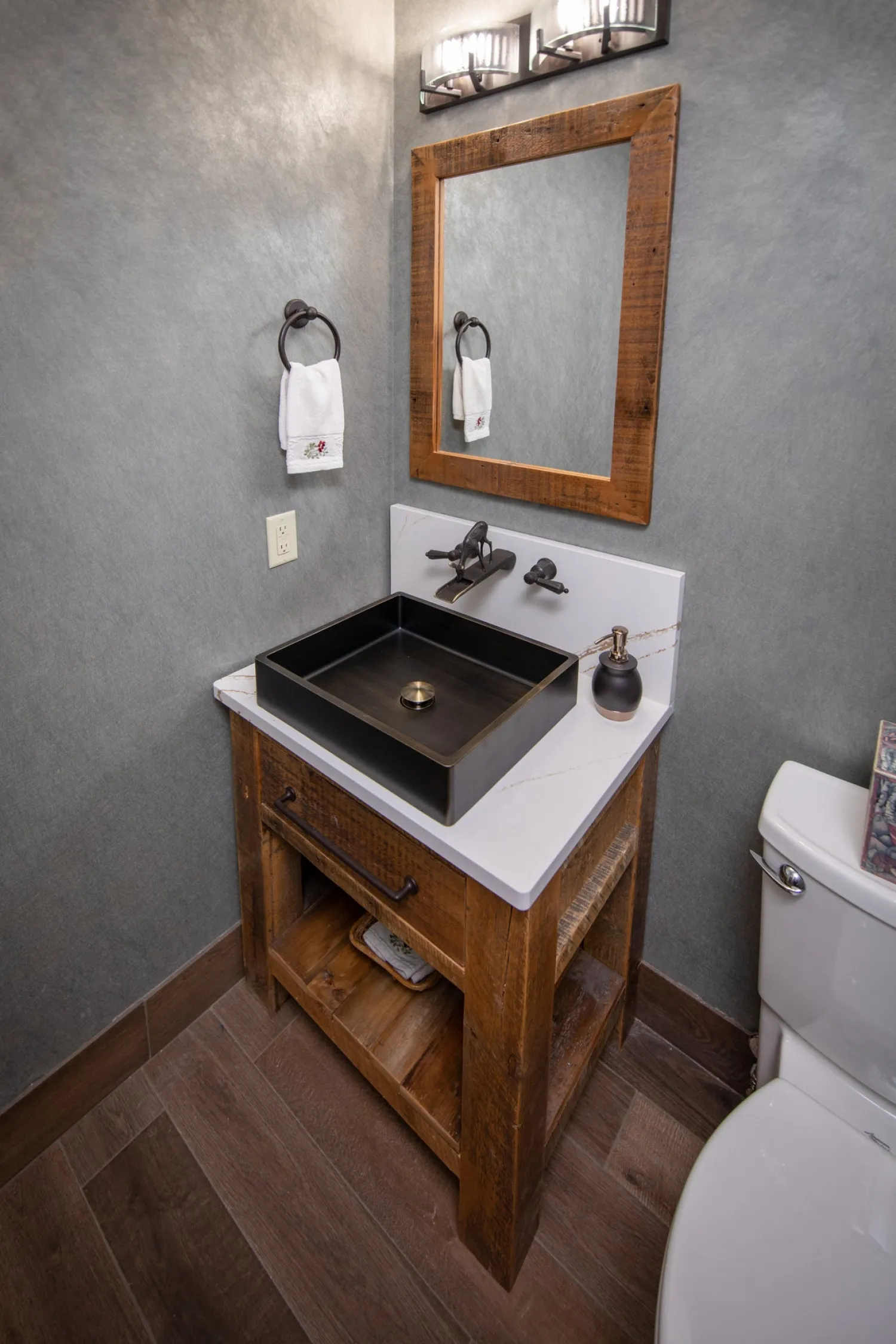Outlet Rectangular 18 3/4" x 15 3/4" Thick Rim Stainless Steel Bathroom Vessel Sink with Drain in Antique Gold Stainless Steel Sinks|Above Counter / Vessel Sinks