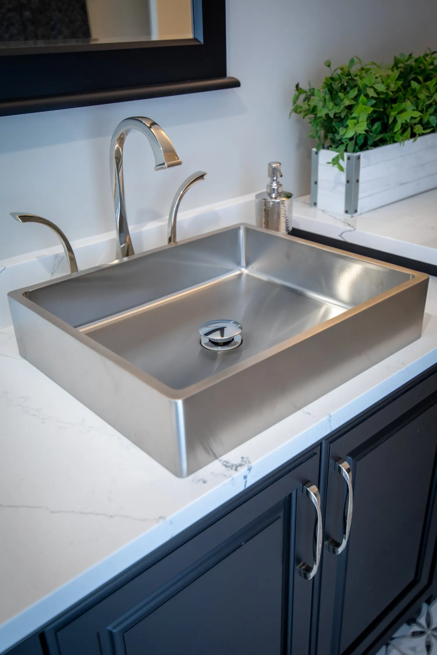 Best Rectangular 18 3/4" x 15 3/4" Thick Rim Stainless Steel Bathroom Vessel Sink with Drain in Silver Stainless Steel Sinks|Above Counter / Vessel Sinks