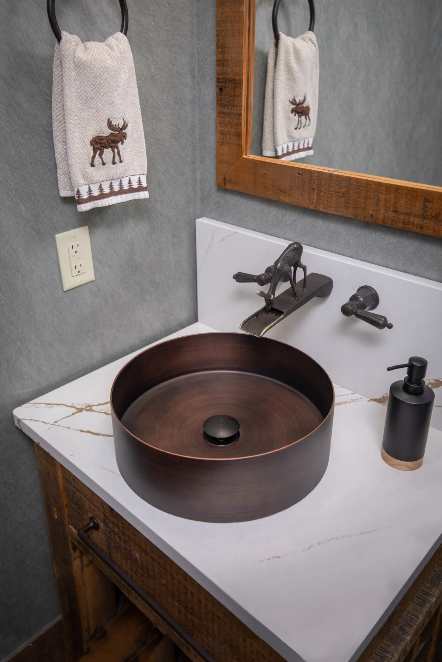 Clearance 15" Round Stainless Steel Bathroom Vessel Sink with Drain in Bronze Stainless Steel Sinks|Above Counter / Vessel Sinks