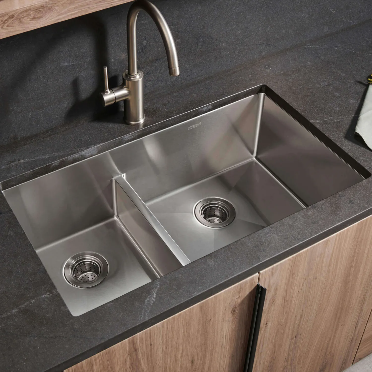 Discount 33" Low-Divide Undermount 40/60 Double Bowl Sink Stainless Steel Sinks|Double Bowl Sinks