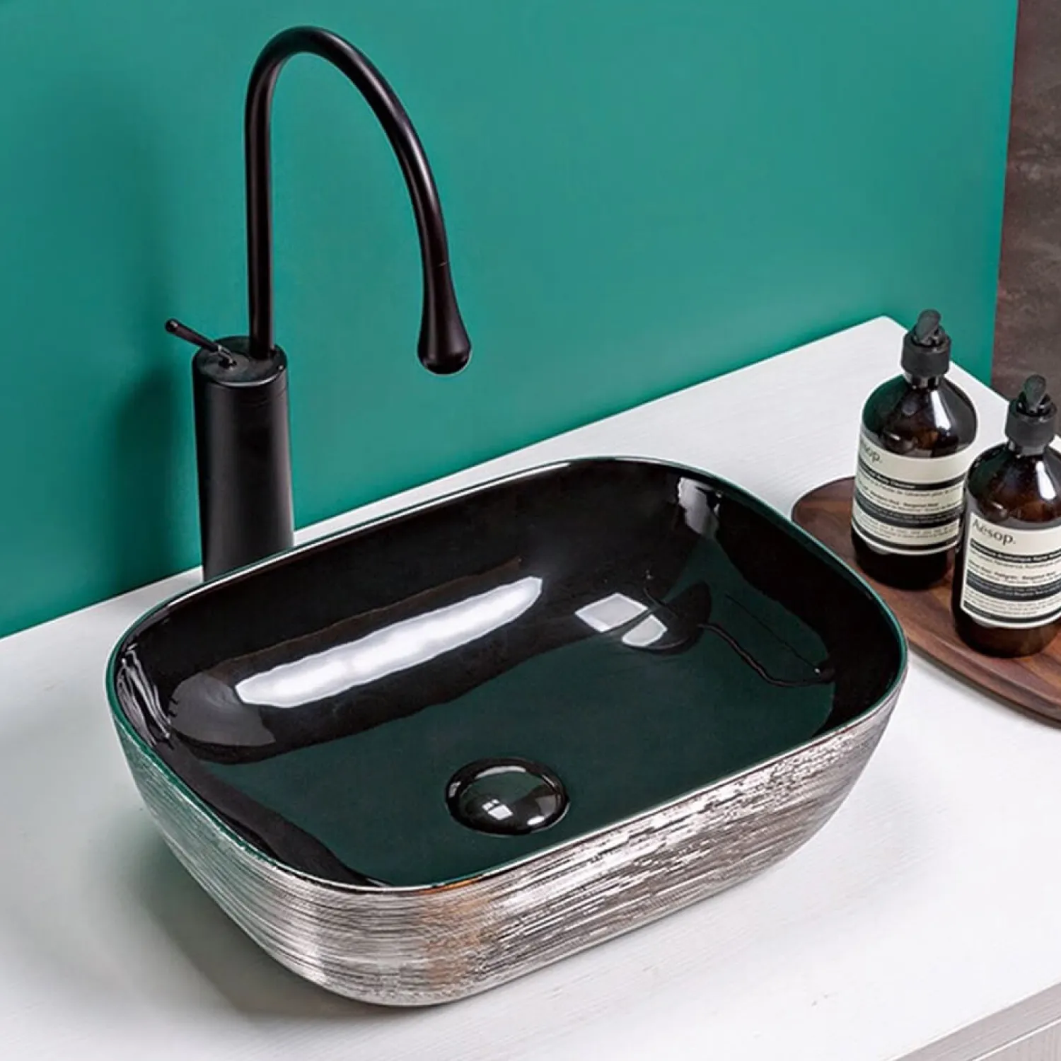 Best 20" x 16" Bathroom Vessel Sink | Black with Silver Exterior Above Counter / Vessel Sinks