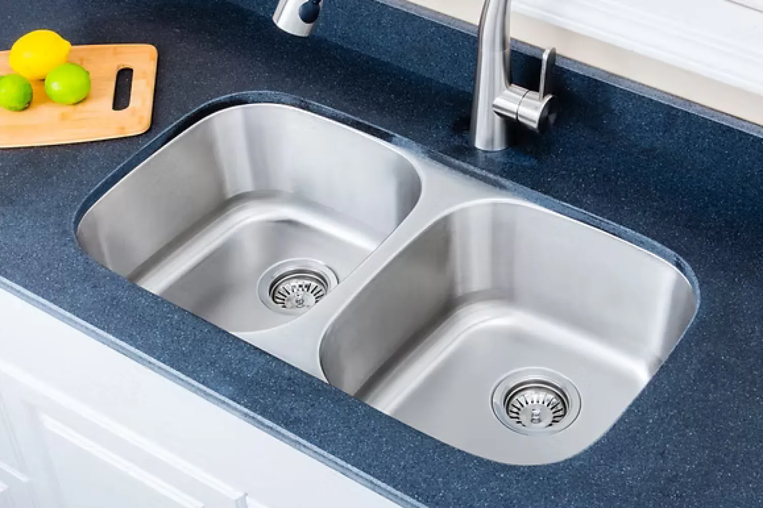Hot 30" 18-Gauge Undermount 50/50 Double Bowl Stainless Steel Kitchen Sink Stainless Steel Sinks|Double Bowl Sinks